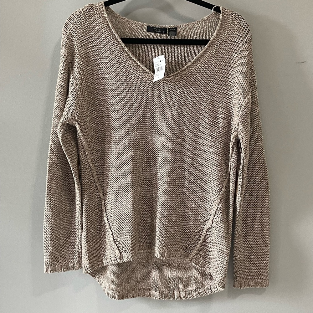 NWT RDI V-Neck Faux Suede Elbow Patch Tunic
Sweater medium taupe/Grey BoxAG